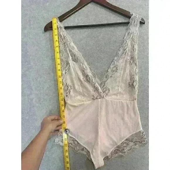 Marilyn Monroe Me Off Negligee Stretchy Lace Bodysuit Lingerie Pink Size M EUC - Picture 9 of 16